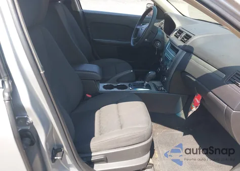 2010 Ford Fusion Se z USA, uszkodzony, nr VIN 3FAHP0HA3AR411959